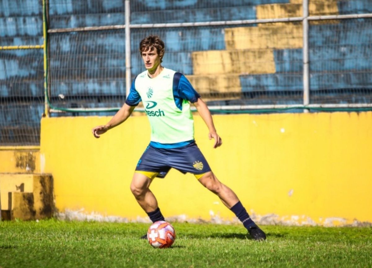 Pelotas anuncia retorno do zagueiro Douglas Zielke