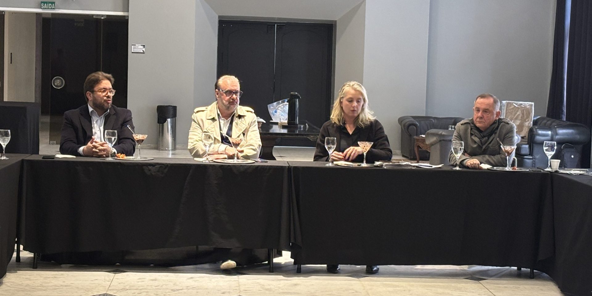 Encontro entre ADI Multimídia e Cremers debate aproximação entre as entidades