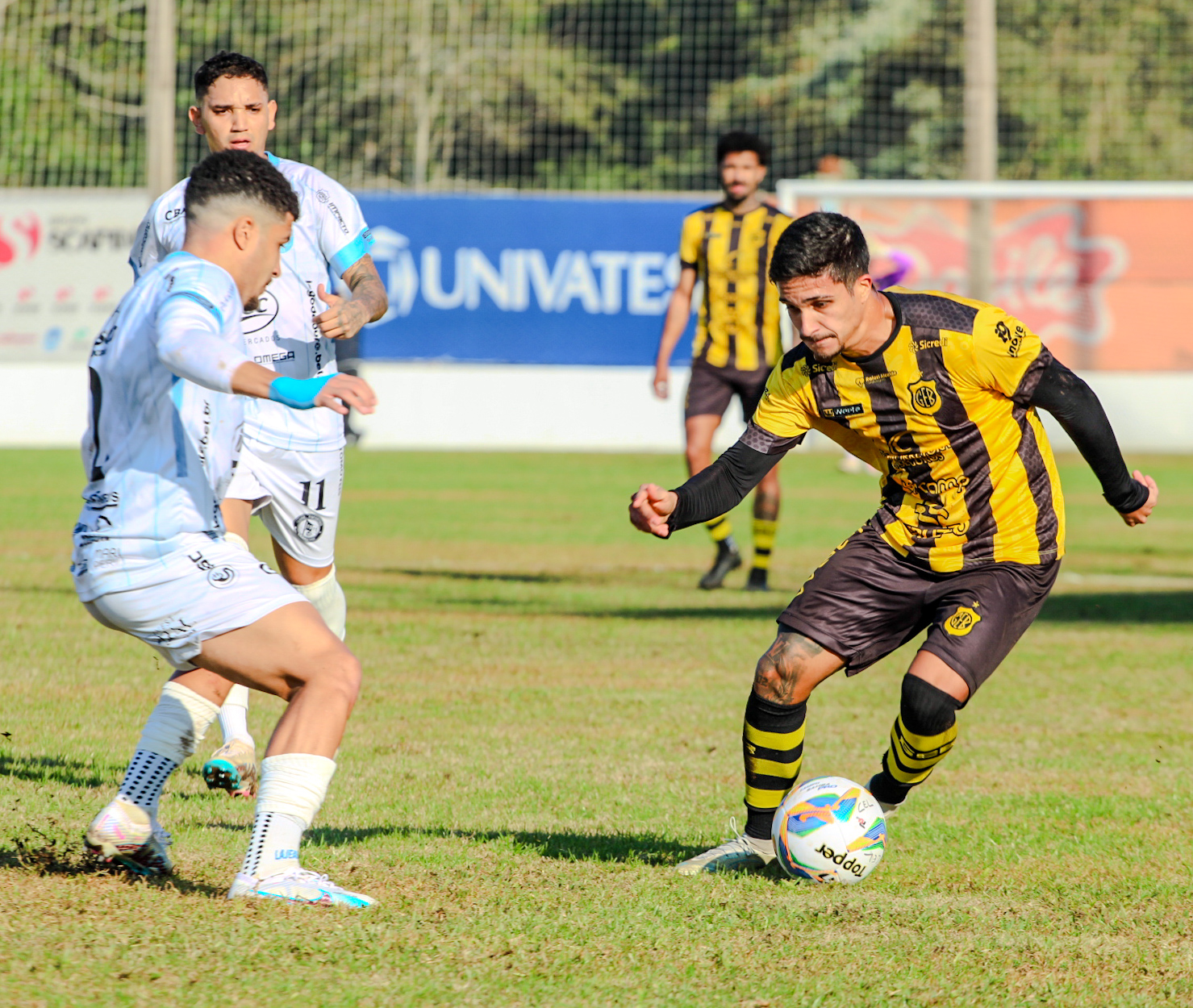 Pelotas oficializa chegada de Victor Lima