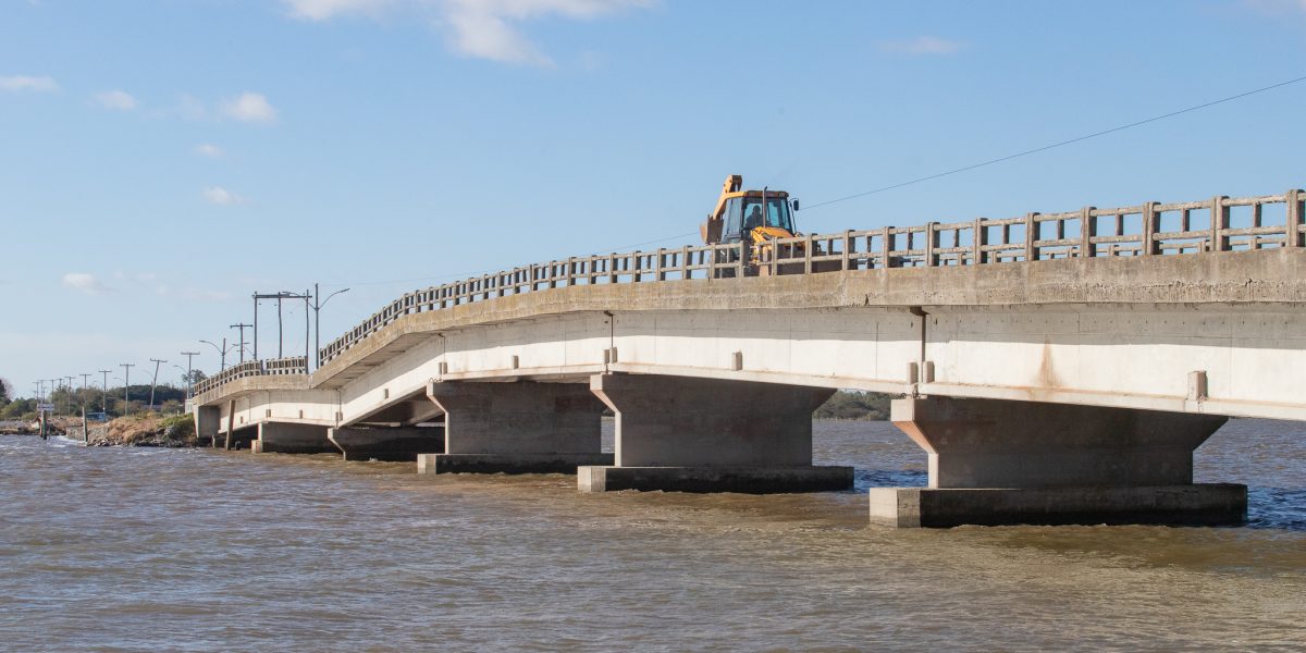 Travessia na ponte da Ilha dos Marinheiros é liberada