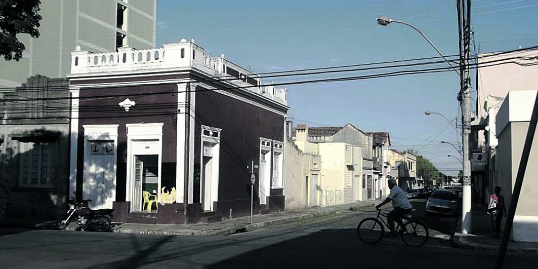 Departamento de Trânsito altera sentido da rua Santa Cruz e via passa a ser de mão única