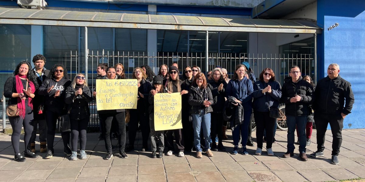 Mães atípicas protestam contra cortes de benefícios