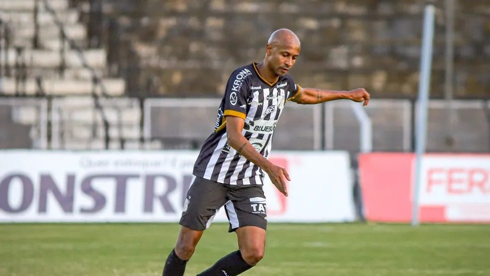 Vinícius Kiss chega ao Pelotas para Copinha