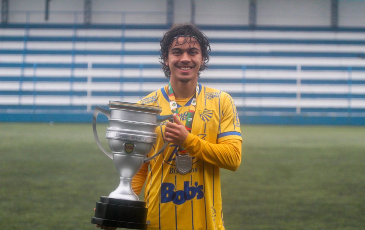 Pelotas acerta o retorno de Adryel