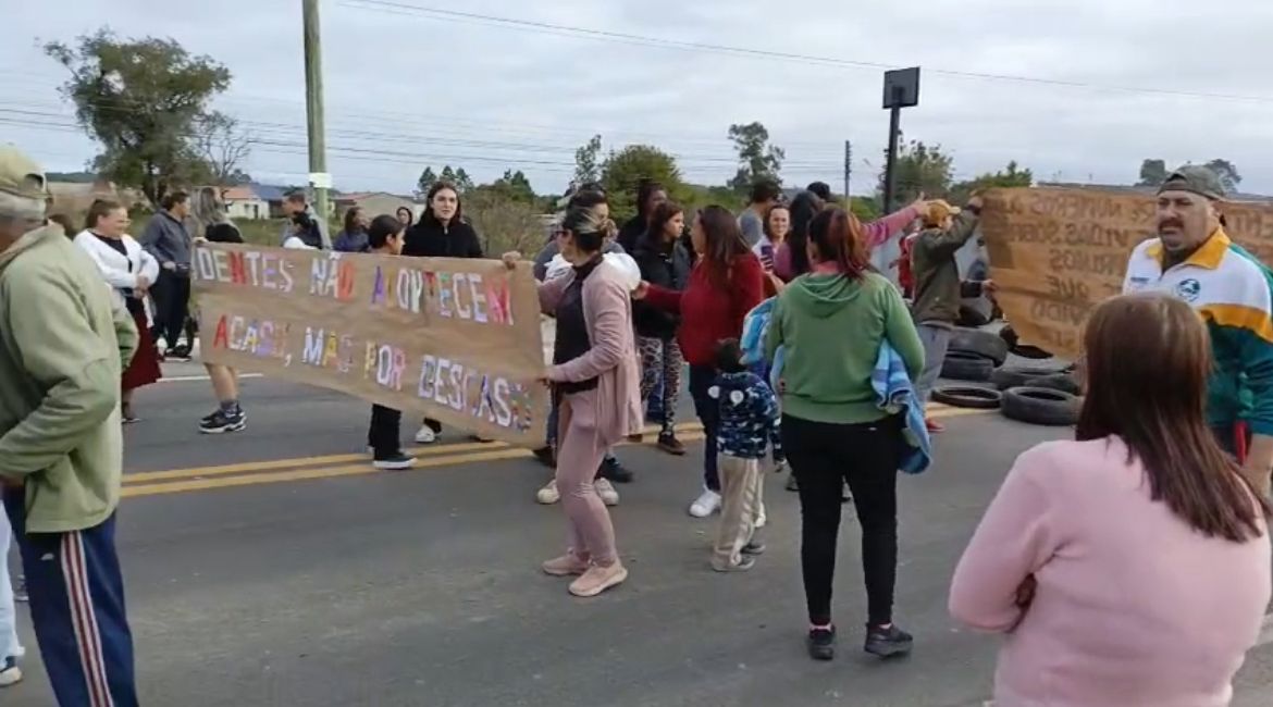 Moradores do Capão do Leão protestam contra desligamento de radares na BR-293