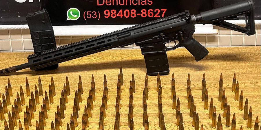 Mulher é presa com fuzil e mais de 120 munições na BR-392, em Rio Grande