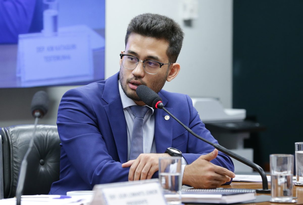 PEC “anti-privilégio” quer extinguir benefícios extras no serviço público