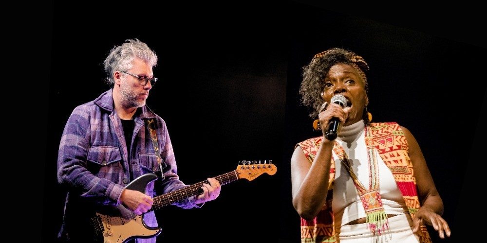 Angela Alves e Diego Janssen cantam no Festival Sofá na Rua