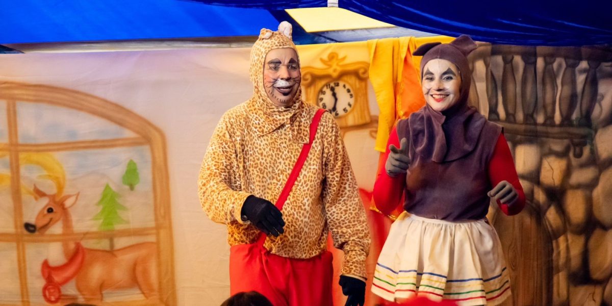 Teatro mambembe para fazer rir e estimular o olhar solidário