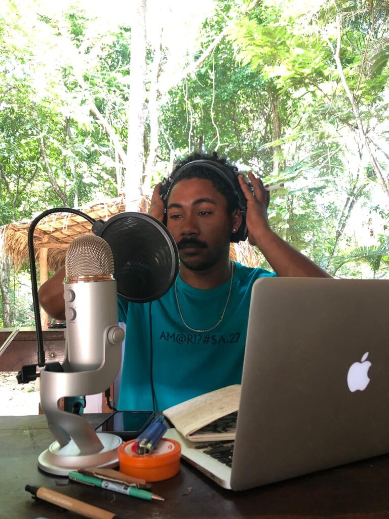 “Assim como um rap, eu também consigo impactar com uma frase e uma folha”