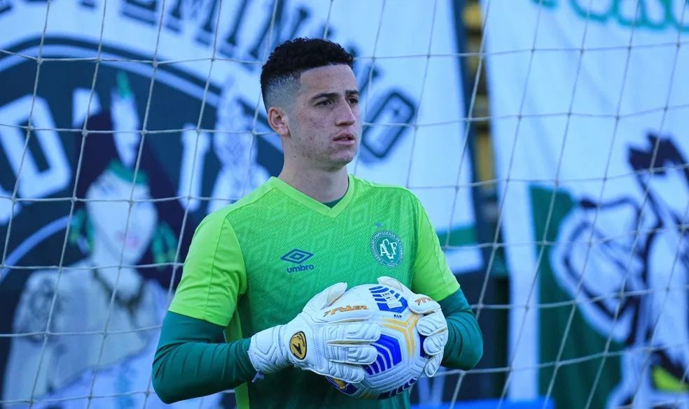 Brasil deve acertar com o goleiro Tiepo