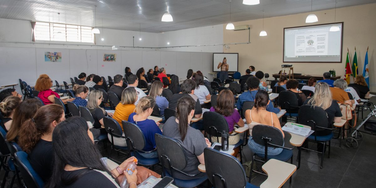 Incentivo financeiro aumenta participação dos alunos, avalia coordenadora da 5ª CRE