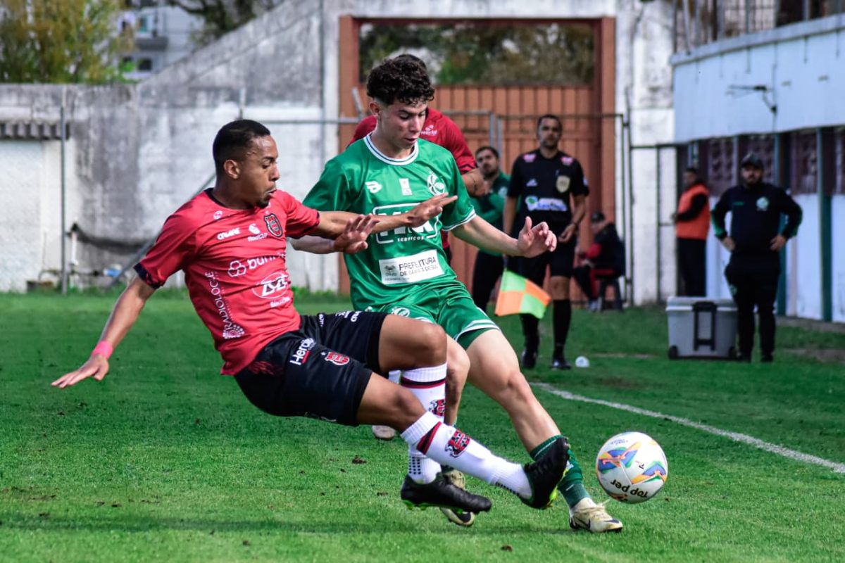 Brasil deixa vitória escapar no fim e empata em 1 a 1 com o sub-20 do Juventude