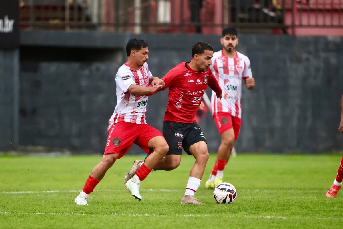 Kauê Muniz renova contrato com o Brasil