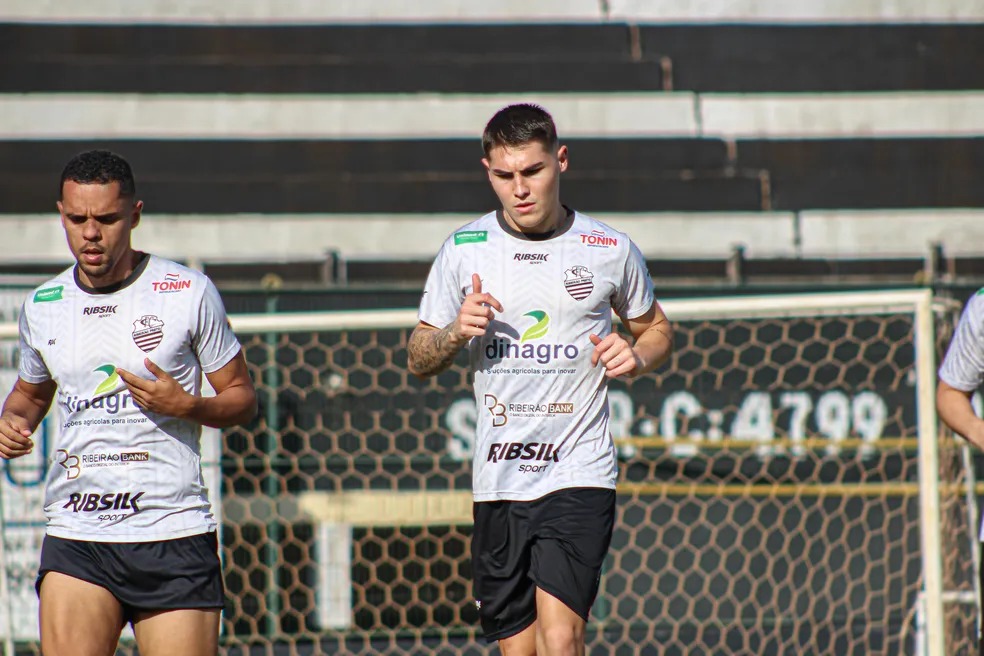 Lucas Serafini reforça a lateral-direita xavante