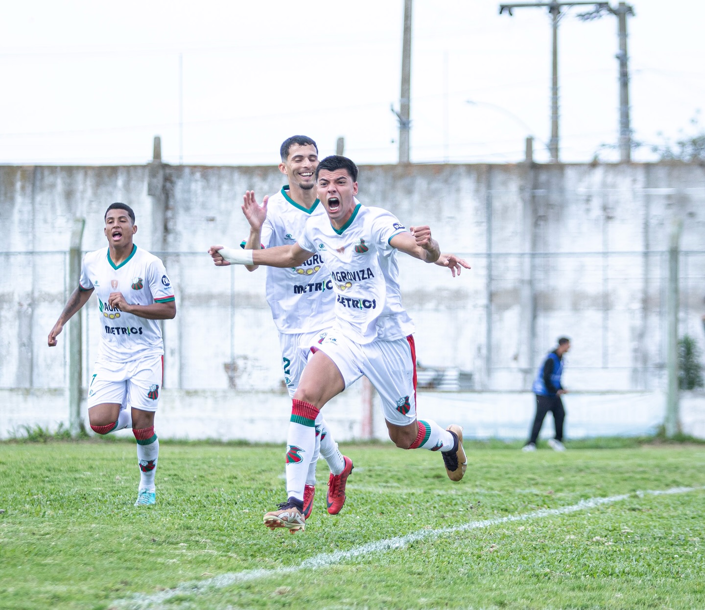 São Paulo mira sequência de quatro clássicos