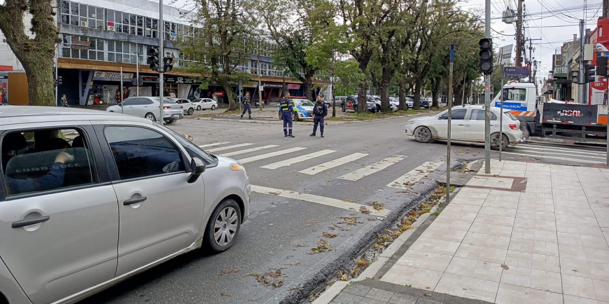 Furto de cabos e desgaste agravam falhas em sinaleiras de Pelotas
