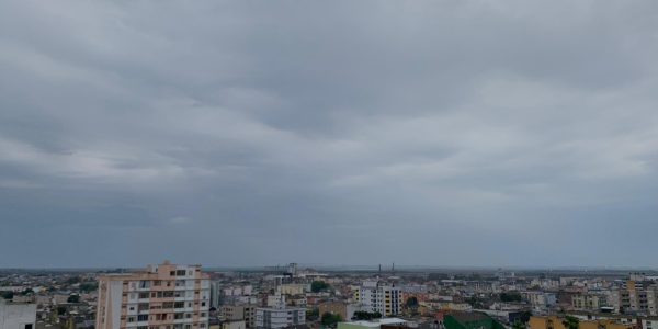 Quinta-feira de céu parcialmente nublado e temperaturas altas na Zona Sul