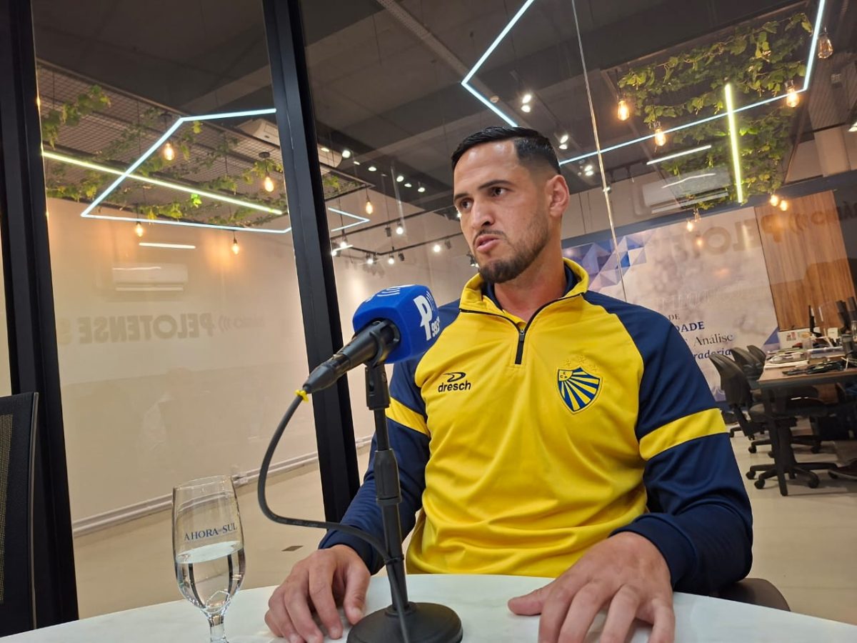 Autor de três gols no domingo, Jean Roberto celebra atuação: “Uma tarde espetacular”