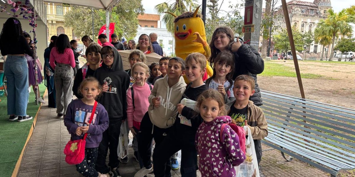 Ponto de encontro entre as crianças, os livros e a história