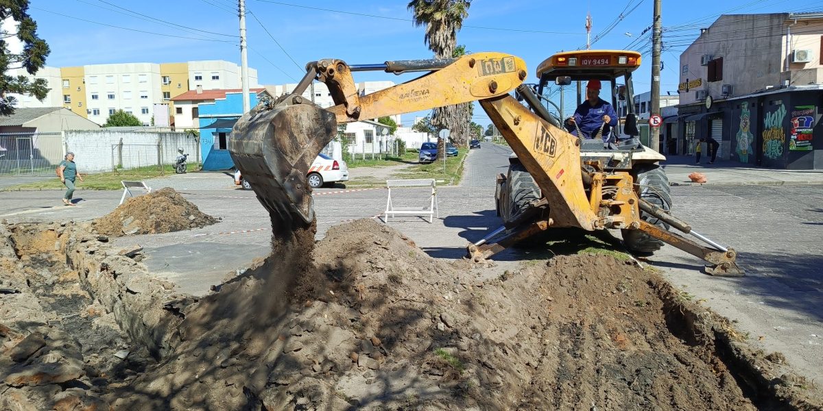 Nova rótula começa a ser construída no bairro Simões Lopes