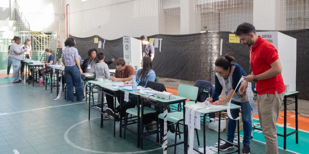 Especialistas analisam cenário para as eleições
