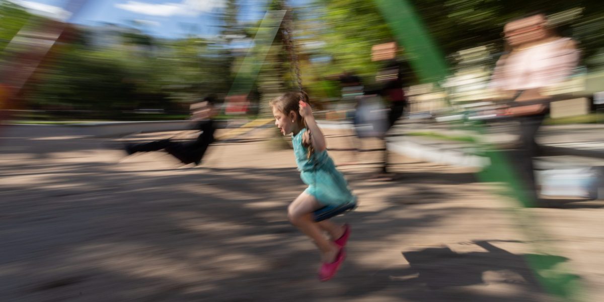 Especialistas apontam benefícios do brincar livre frente ao avanço das telas
