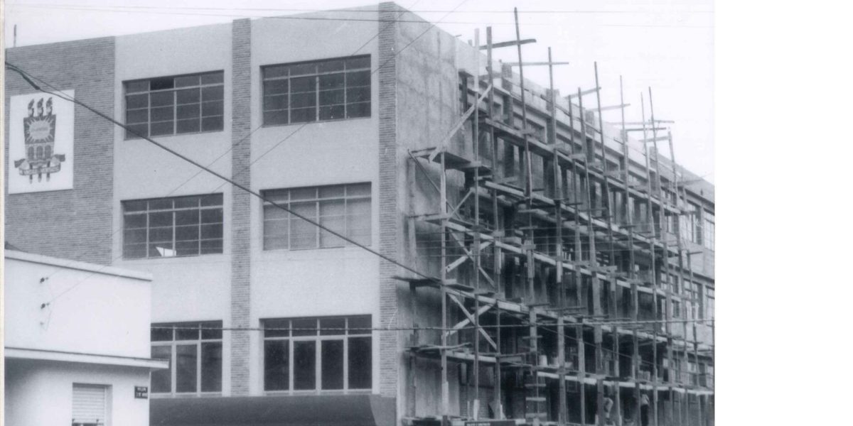 É oficialmente fundada a Universidade Católica de Pelotas