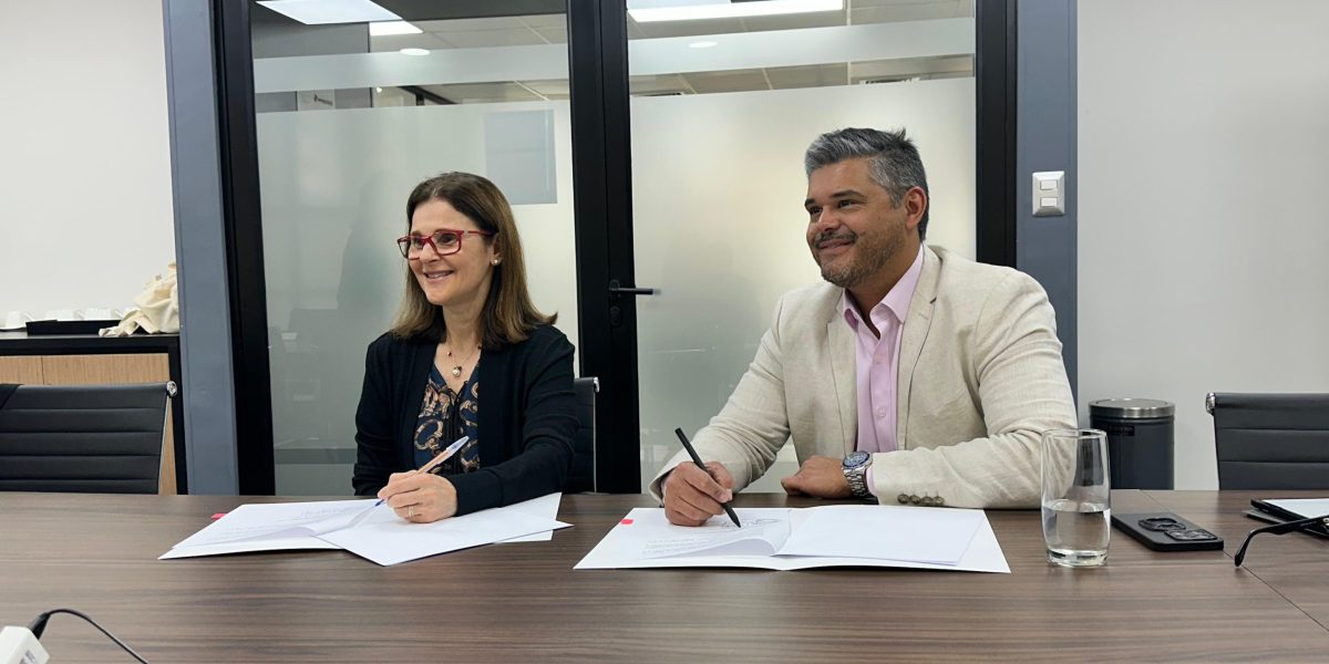 UCPel firma parecia com universidade chilena