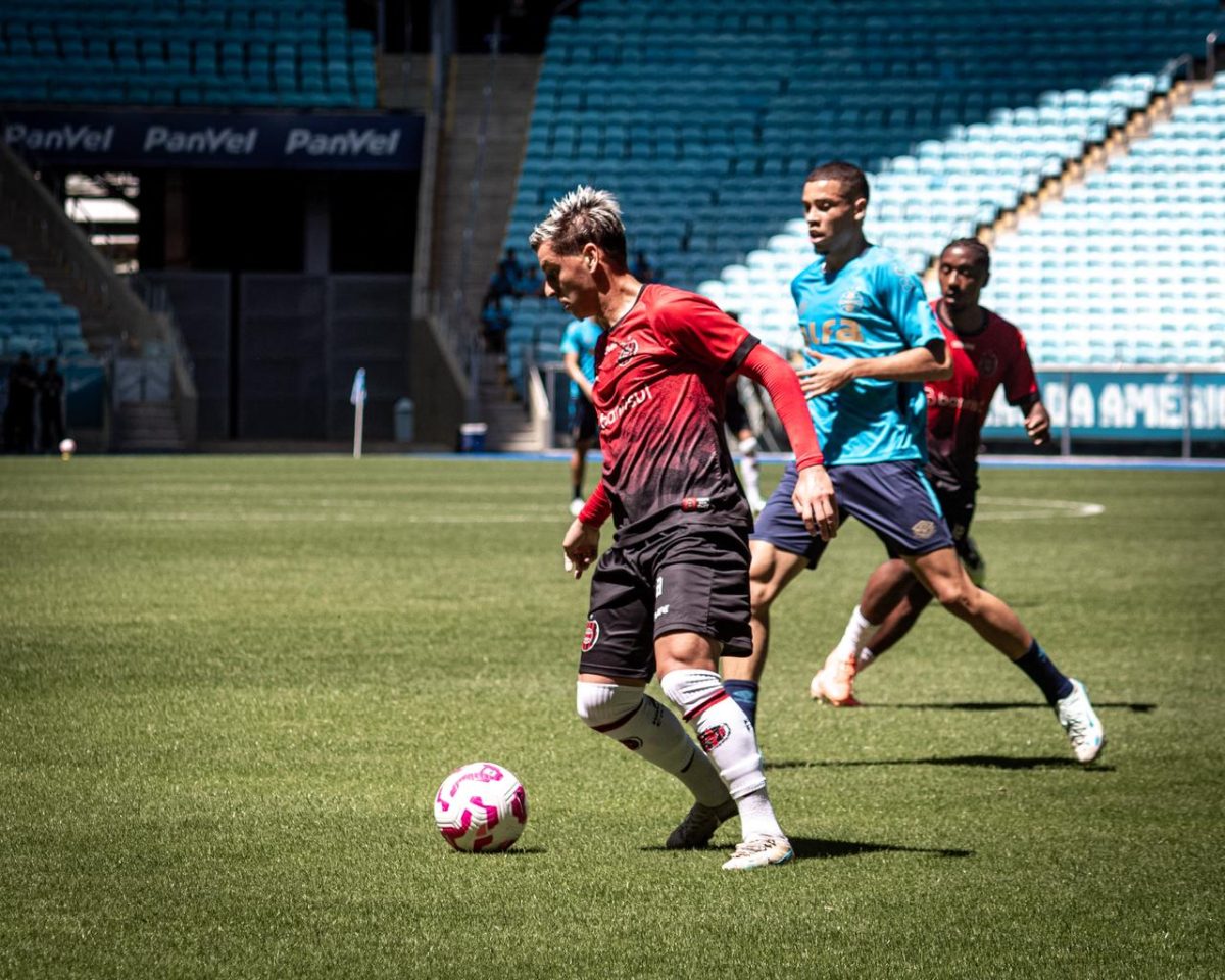 Brasil é derrotado pelo Grêmio em jogo-treino