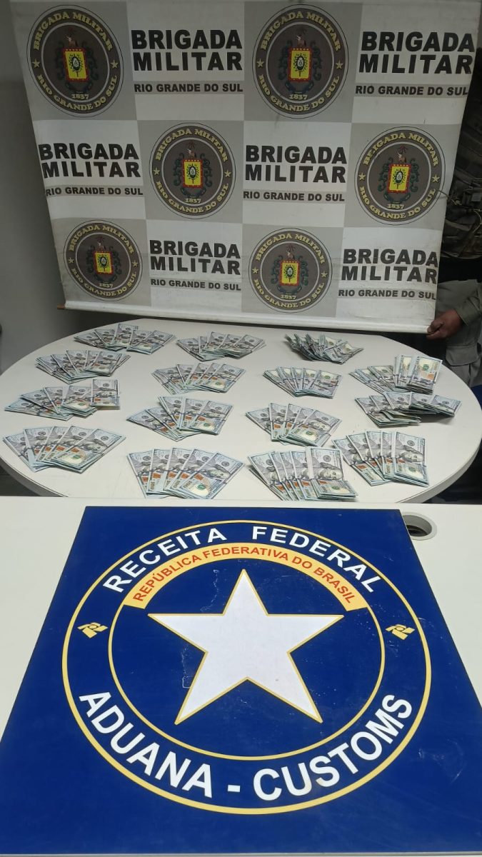 Brigada Militar apreende 75 mil dólares sem declaração em Pelotas