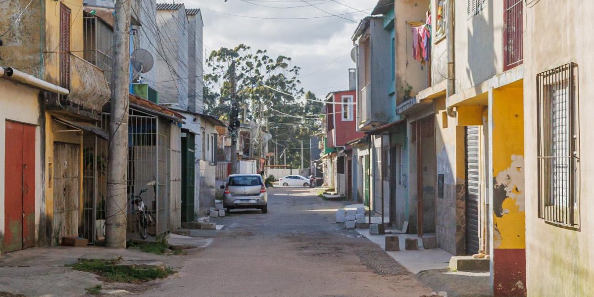 Mutirão de regularização da Cohab Guabiroba ocorre nesta sexta e sábado
