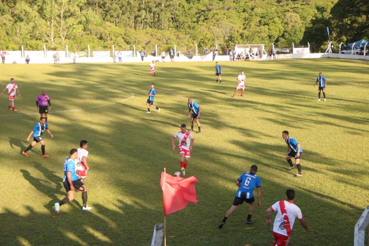 Associação Colonial de Pelotas define os campeões neste domingo