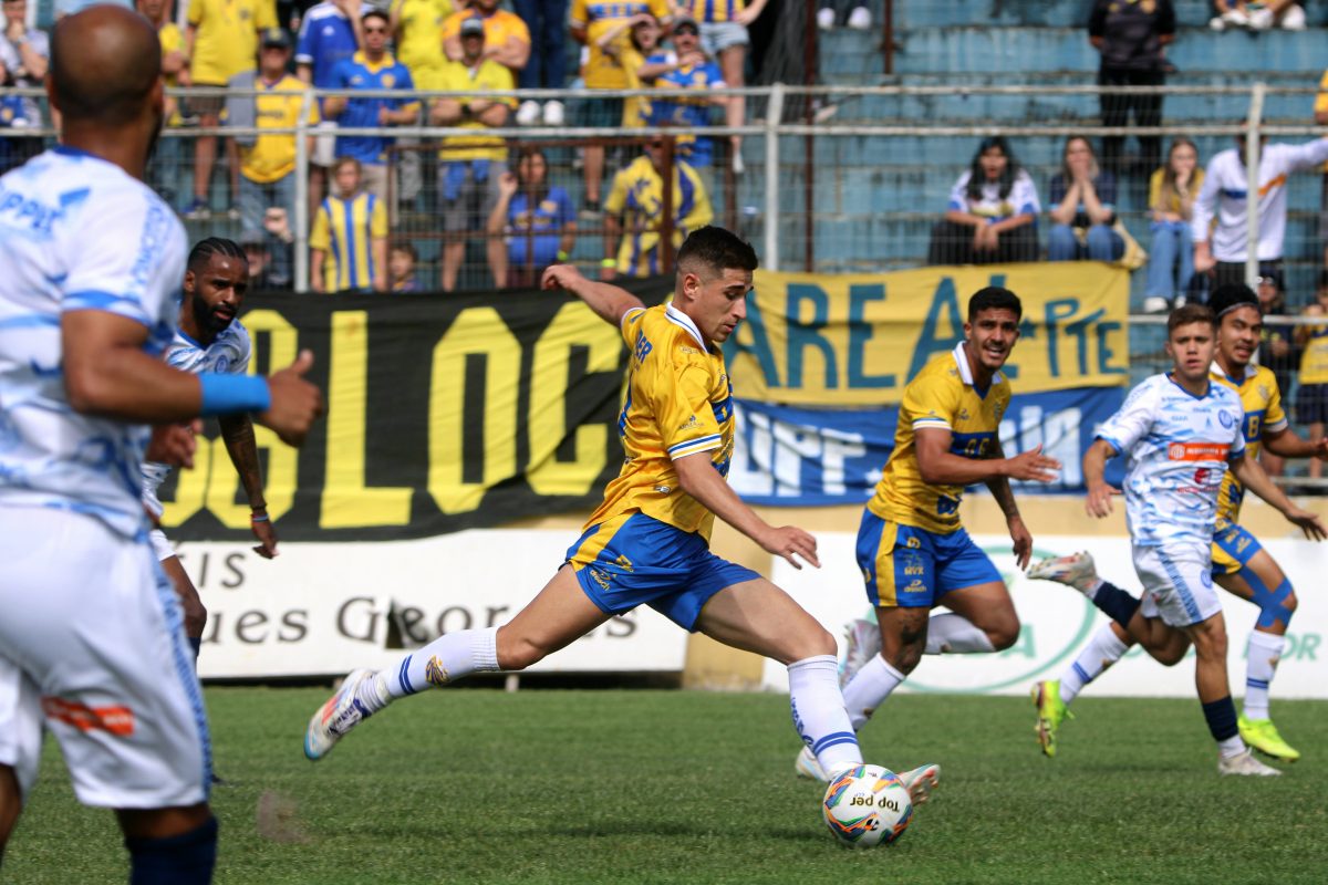 Pelotas perde para o Aimoré e é eliminado nos pênaltis