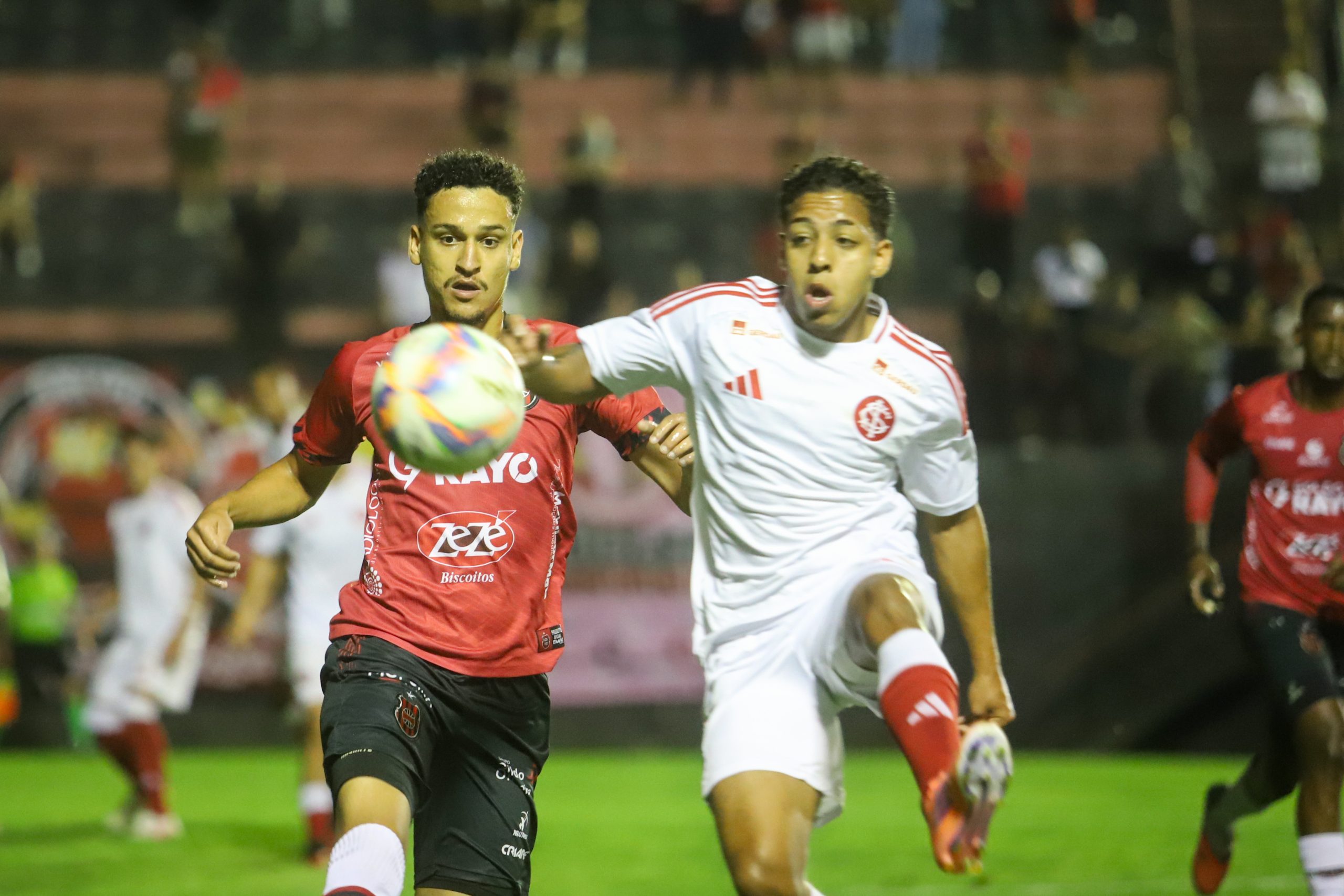 Baixas forçam modificação de característica do ataque do Brasil