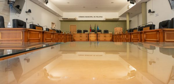 MP aciona Justiça para reduzir em 50% emendas dos vereadores de Pelotas