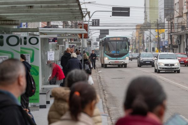 Linhas de ônibus terão horário extra na saída do jogo do Brasil