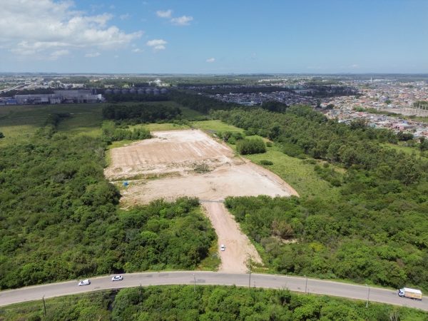 Paralisada há meses, obra do novo estádio do Farroupilha completa um ano