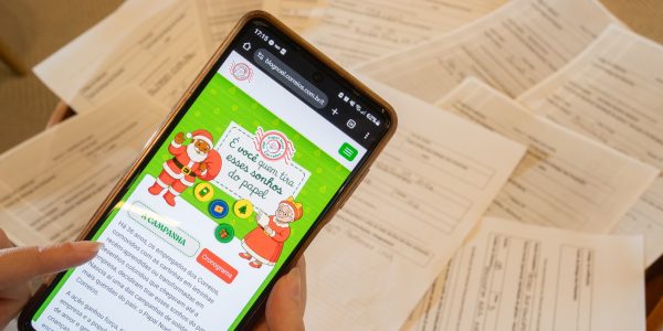 Adoção de cartinhas alegra o Natal de crianças em situação de vulnerabilidade