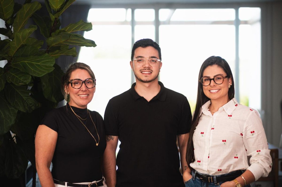 Milene Cruz com os sócios Adriano e Ândria.
