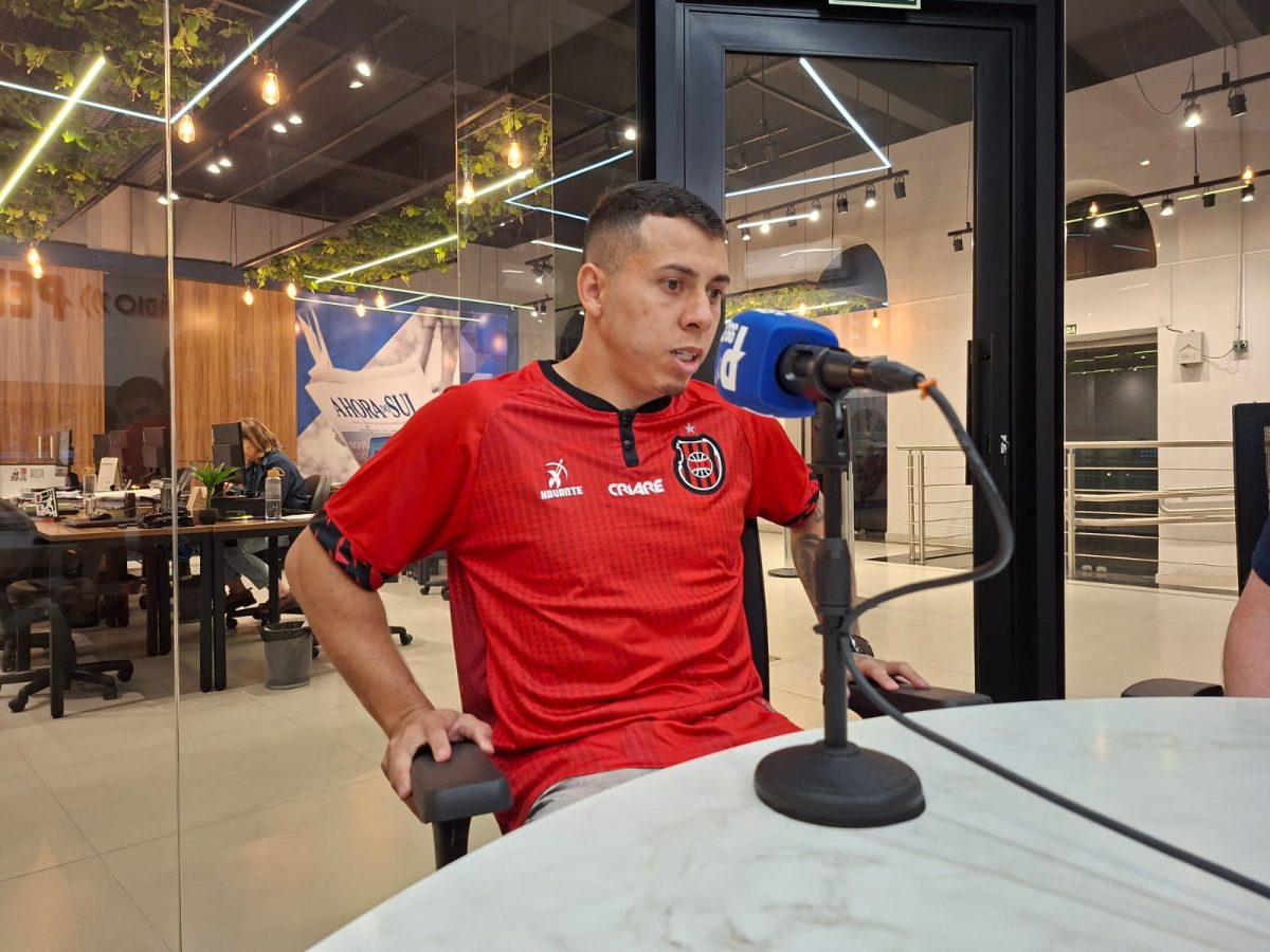 Silvano se diz feliz no Brasil e cita passado como fã de Alex Amado