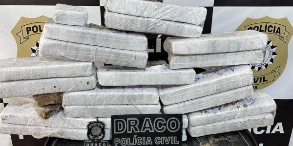 Polícia Civil apreende 9 kg de maconha enterrados em imóvel em São José do Norte