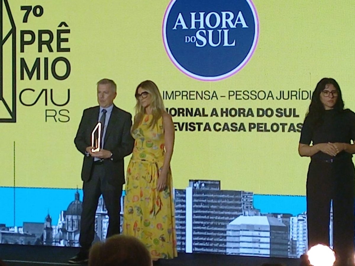 Jornal A Hora do Sul recebe prêmio CAU-RS