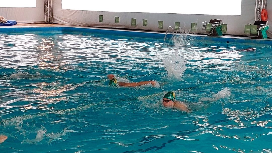 Equipe de natação do Brilhante mira recordes pessoais em Sul-Brasileiro