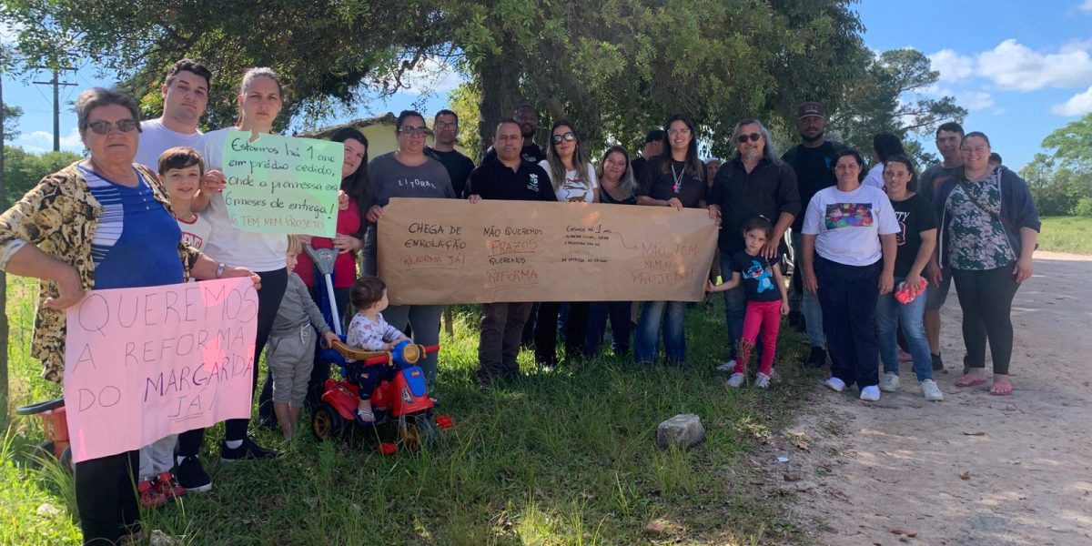 Pais protestam por atraso nas obras de escola no Capão do Leão