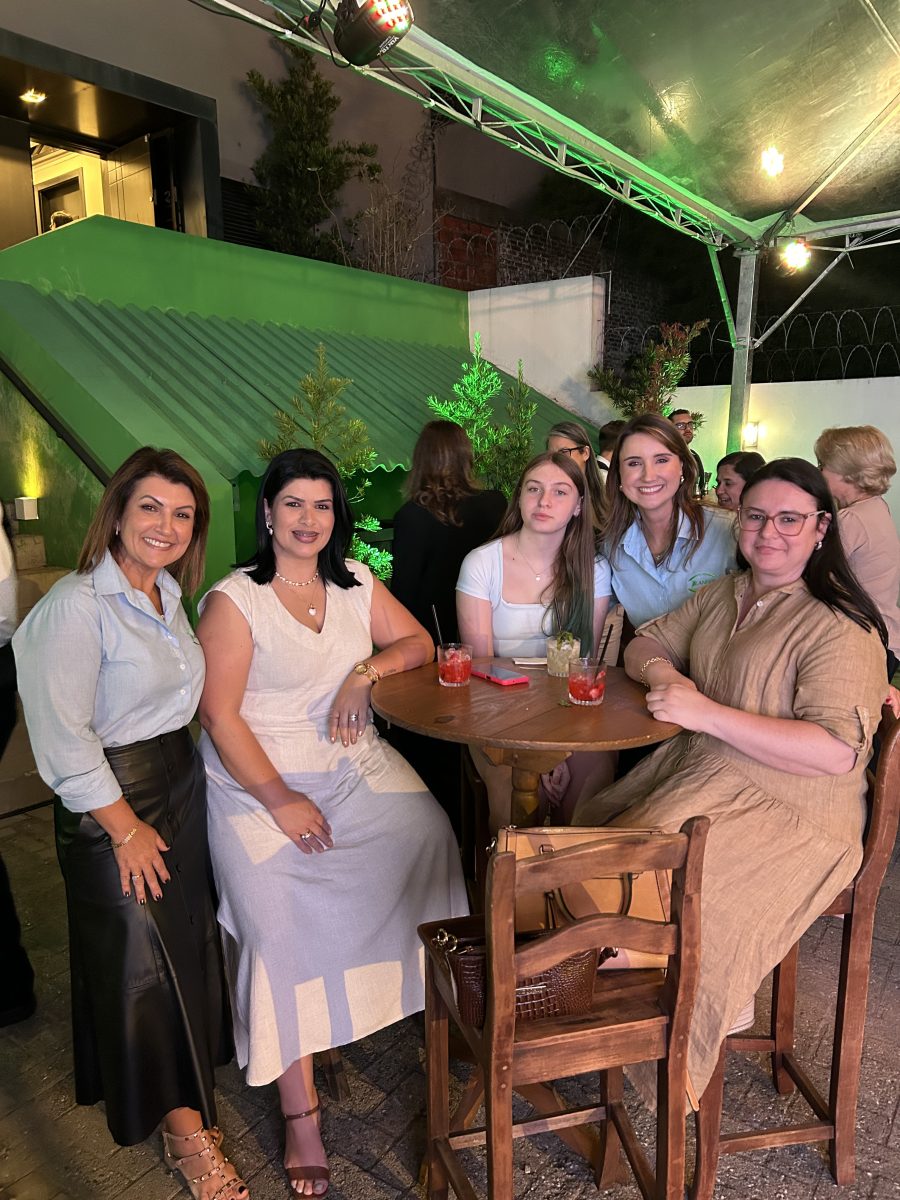 Fernanda, Andressa Divério, Cláudia Fagundes, Juliana e Amanda Zanoni