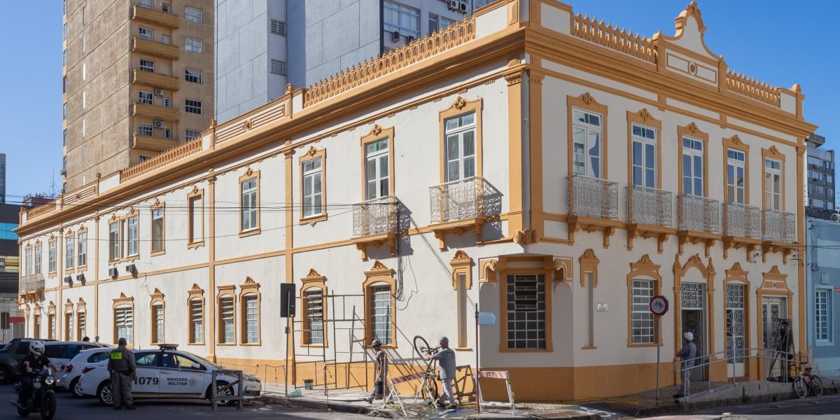 Sem tapumes, Conservatório volta à paisagem urbana, revitalizado