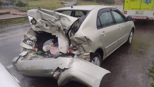 Engavetamento é registrado no km 99 da BR-392