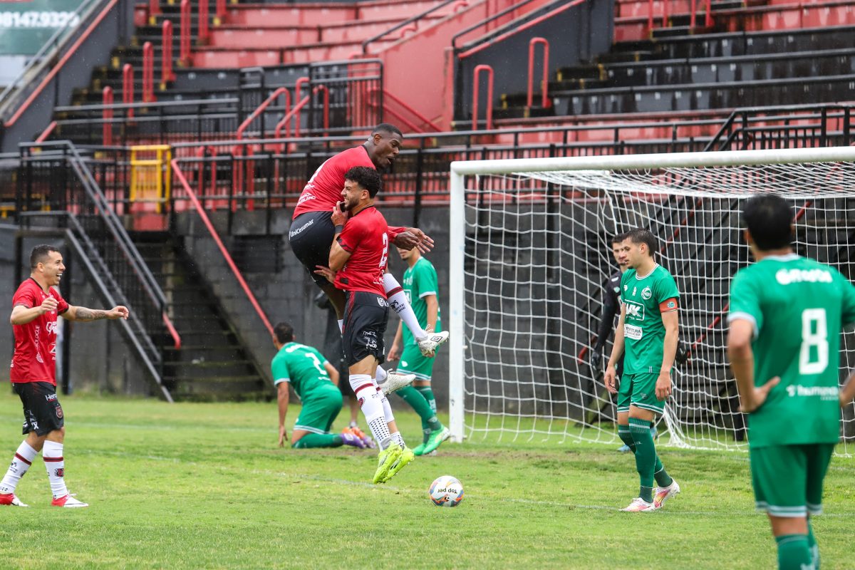 Yuri é o segundo jogador a renovar contrato com o Brasil para 2026