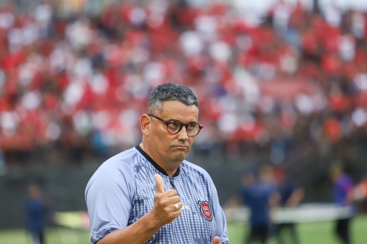 Brasil tem negociação avançada para renovar com Gilson Maciel